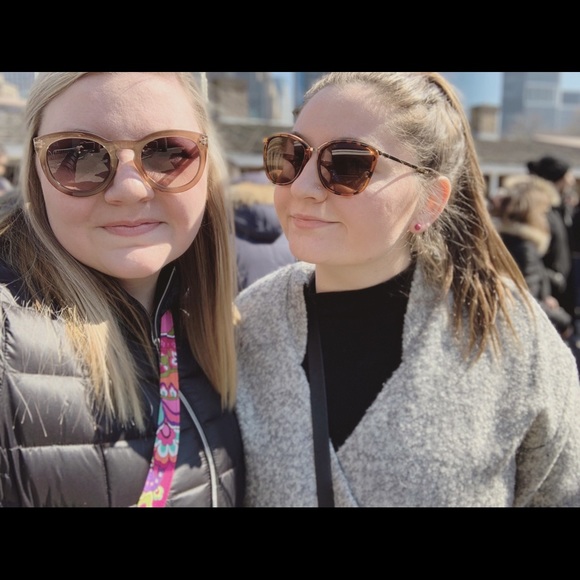 Meet your Posher, Hailey - Picture 1 of 1